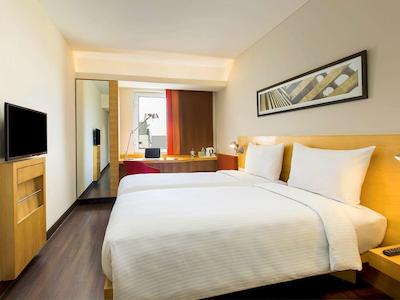 ایبیز گورگان گولف کورس راد هتل