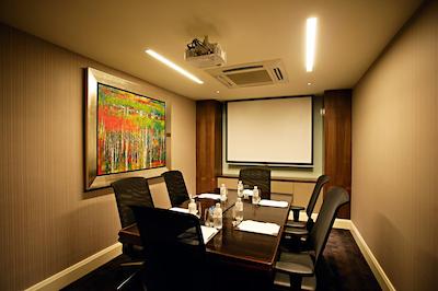 اسکات رافلز پلاس سنگاپور