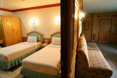 13 کوینز ایرپورت گرند ریزورت