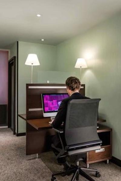 مرکور پاریس پورت د اس تی کلود