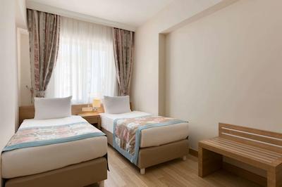 رامادا ریزورت لارا