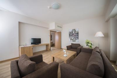 رامادا ریزورت لارا