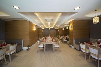 رامادا ریزورت لارا