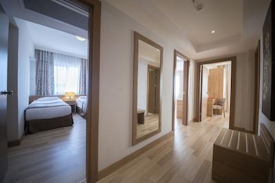 رامادا ریزورت لارا