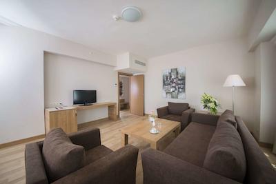 رامادا ریزورت لارا