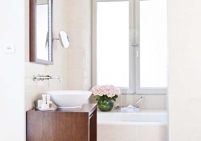 هالیدی این پاریس-الیزه