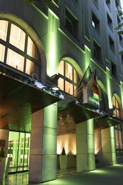 هالیدی این پاریس-گار مونپارنس