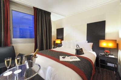 هالیدی این پاریس-گار مونپارنس