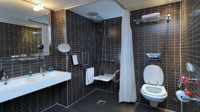 هالیدی این پاریس-گار مونپارنس