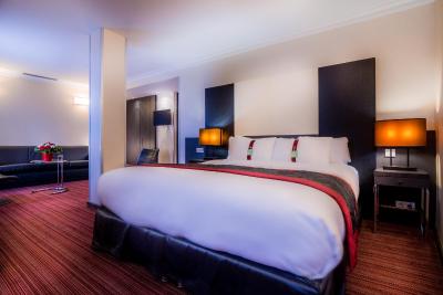 هالیدی این پاریس-گار مونپارنس