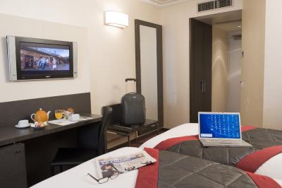 هالیدی این پاریس-گار مونپارنس