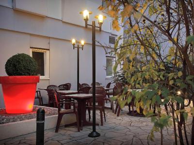 آیبیس پاریس پورت دورلینز