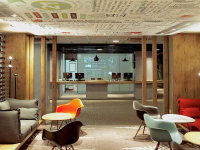 آیبیس پاریس پورت دورلینز