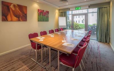 هیلتون گاردن این لوتون نرد