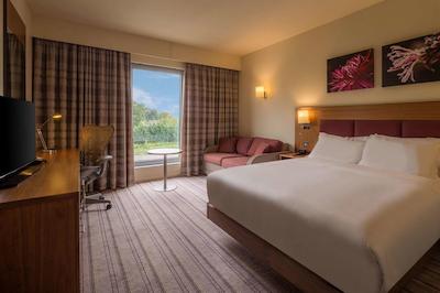 هیلتون گاردن این لوتون نرد