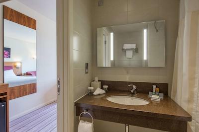 هیلتون گاردن این لوتون نرد