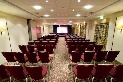 هیلتون گاردن این لوتون نرد