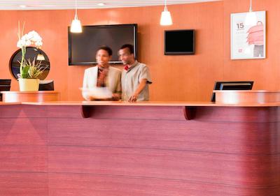 آیبیس پاریس پورت د منترویل