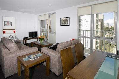 بارکل سویتز اوکلاند