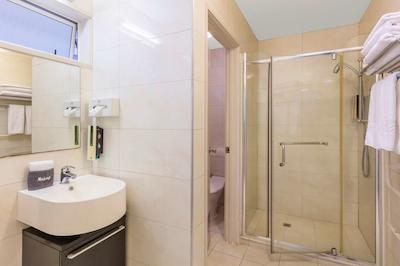 بست وسترن نومارکت این اند سویتز