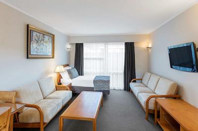 بست وسترن نومارکت این اند سویتز