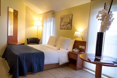 بست وسترن پلاس گراند هتل ویکتر هوگو