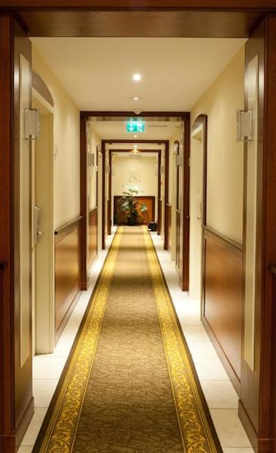 بست وسترن پلاس گراند هتل ویکتر هوگو