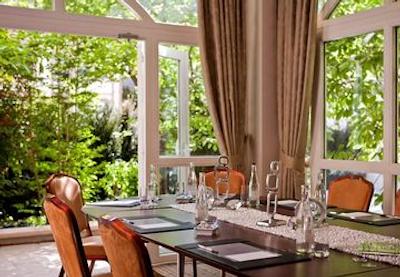 رنسانس پاریس له پارک تروکادرو