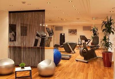 رنسانس پاریس له پارک تروکادرو