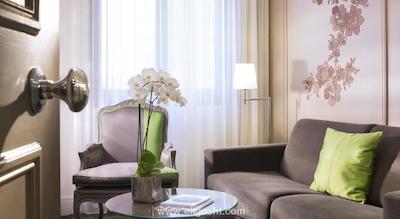 رنسانس پاریس له پارک تروکادرو