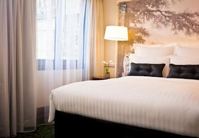 رنسانس پاریس له پارک تروکادرو