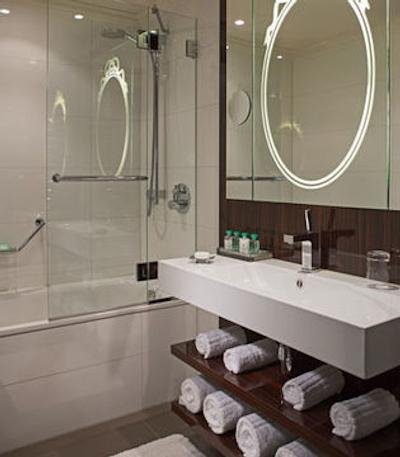 رنسانس پاریس له پارک تروکادرو