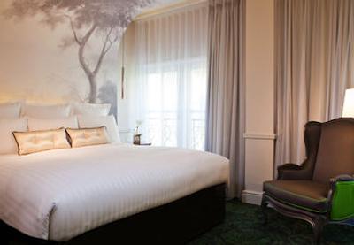 رنسانس پاریس له پارک تروکادرو