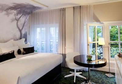 رنسانس پاریس له پارک تروکادرو