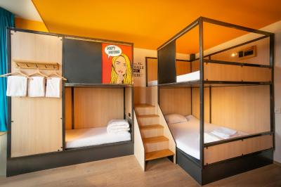 اسپارکز هستل