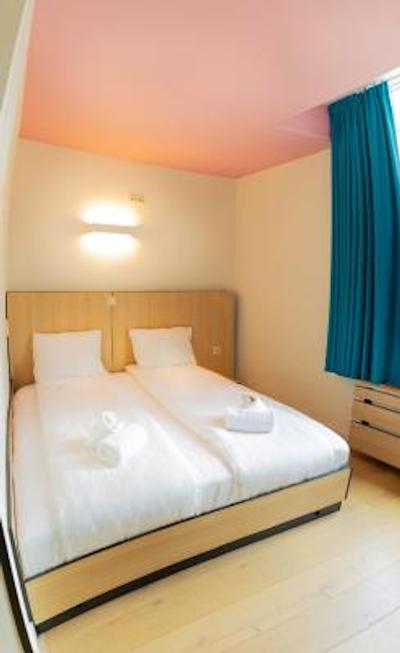 اسپارکز هستل