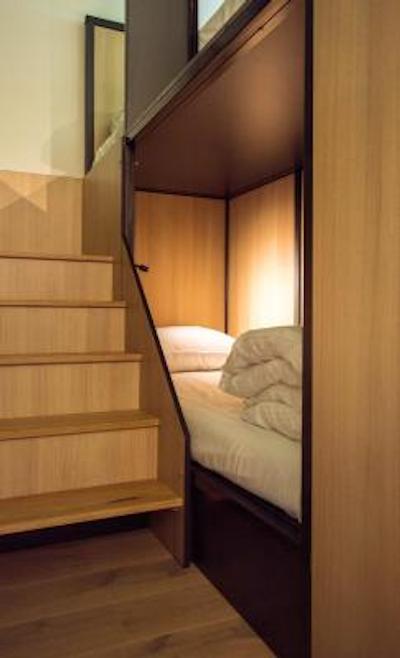 اسپارکز هستل