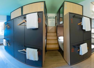 اسپارکز هستل