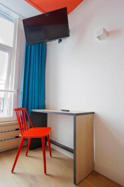 اسپارکز هستل