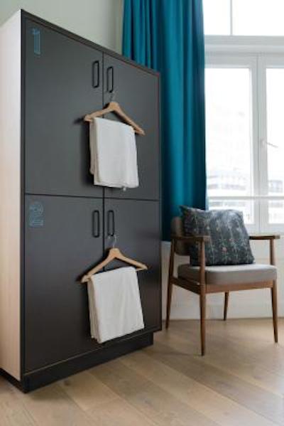 اسپارکز هستل