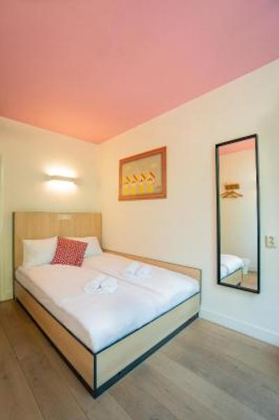 اسپارکز هستل