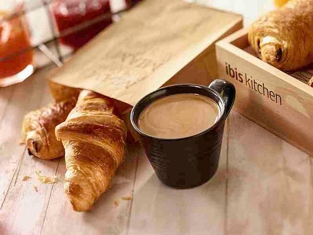 آیبیس پاریس گار د لیون رویلی