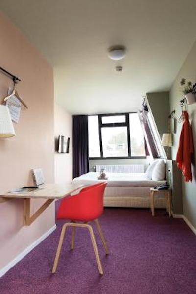 د نایبورز مانلیا