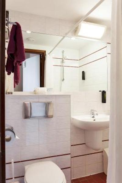 د نایبورز مانلیا