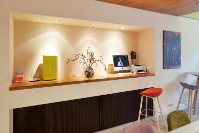 د نایبورز مانلیا