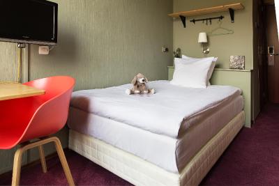 د نایبورز مانلیا