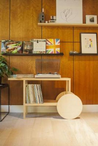 د نایبورز مانلیا