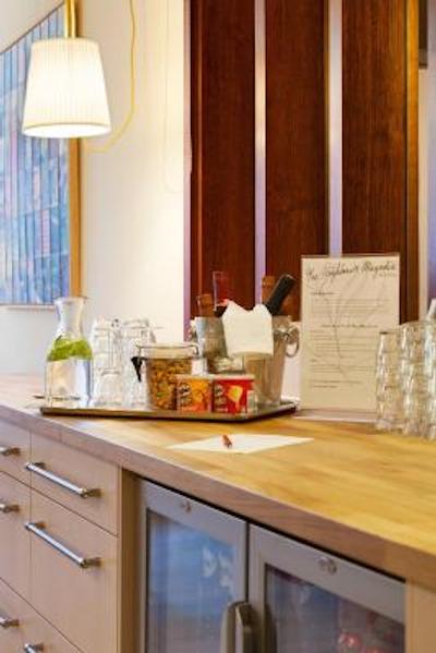 د نایبورز مانلیا