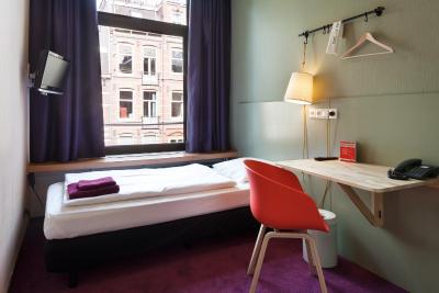 د نایبورز مانلیا