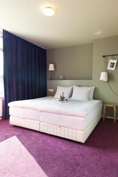 د نایبورز مانلیا